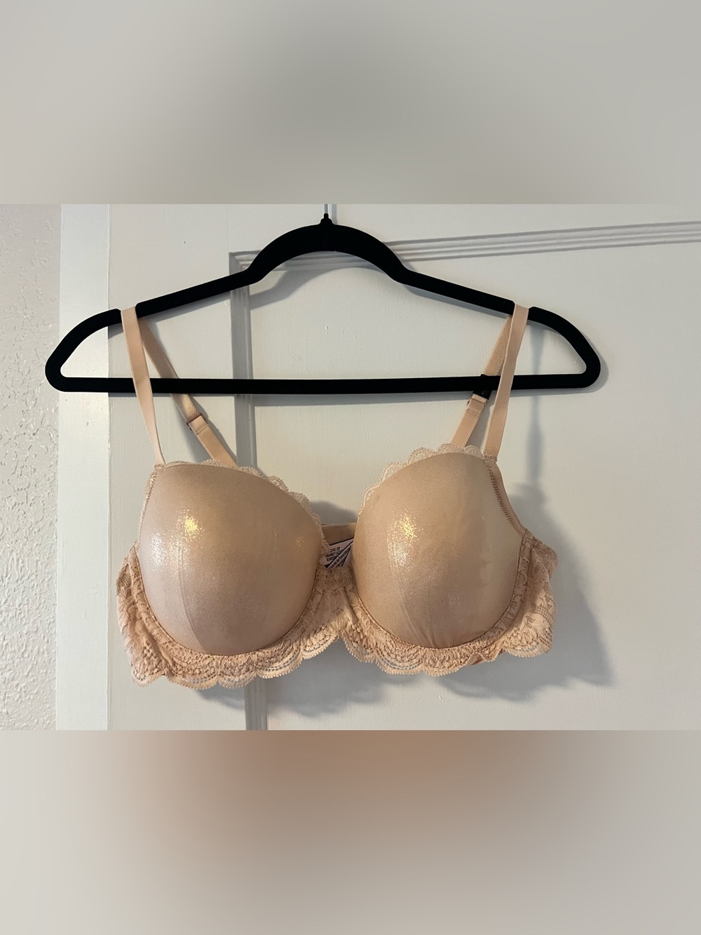 Victoria’s Secret nude shimmer bra, 36C